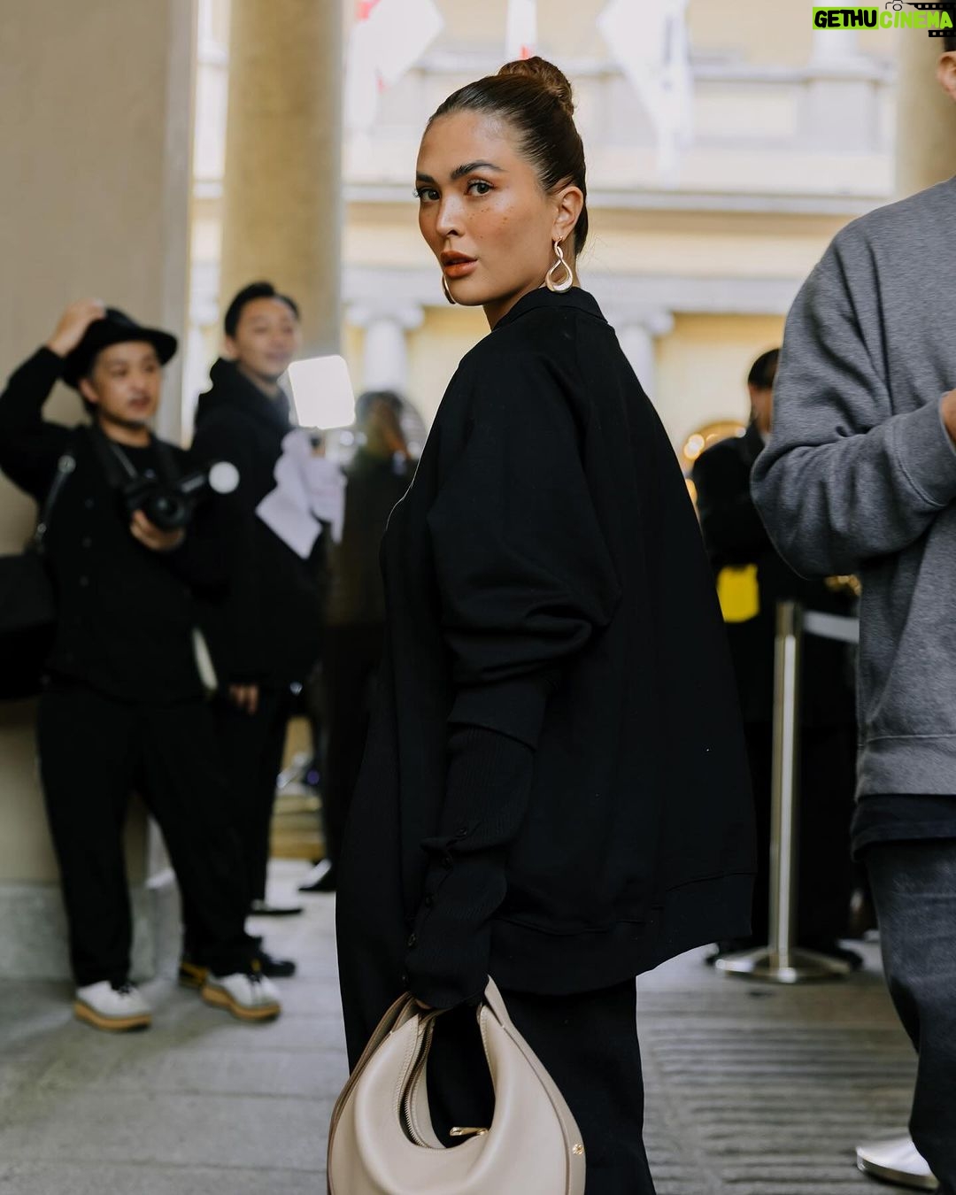 Sofia Andres Instagram - stepping into the world of fashion with my fabulous friends & fashion icons by my side, soaking in all the glamour and style at my first ever fashion week! ✨ @onitsukatigerofficial styled by my love @stephyaparici