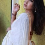Sofia Ansari Instagram - #transition 🚨 Saree @amazonfashionin Kajal @facescanada Blouse designed by me ! #sofiaansari #love #laugh #live