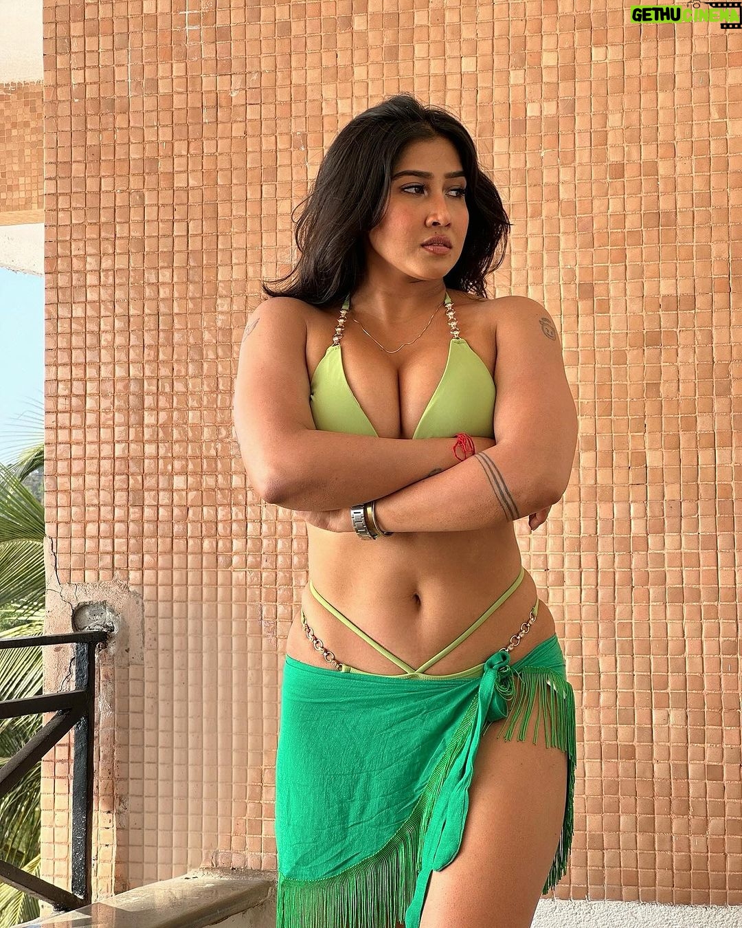 Sofia Ansari Instagram - 🌊 #beach #instagram #modellife #instagood #sofiaansari