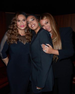 Solange Instagram - 🖤heart so fulll🖤
