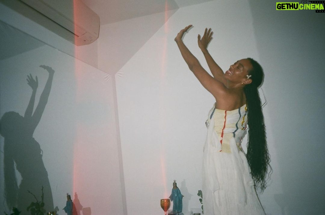 Solange Instagram - u see me like no other love me like no other u r a wonder and my favorite star 💫 my dearest friend and i’d do it all again love and joyyyy (n ya take tha best pics of ya lady)