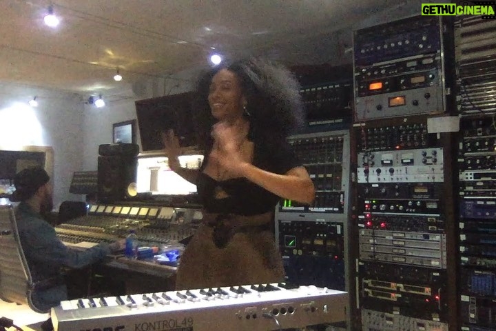 Solange Instagram - ilyyy 4ever @4everbrandy 🖤🖤🖤