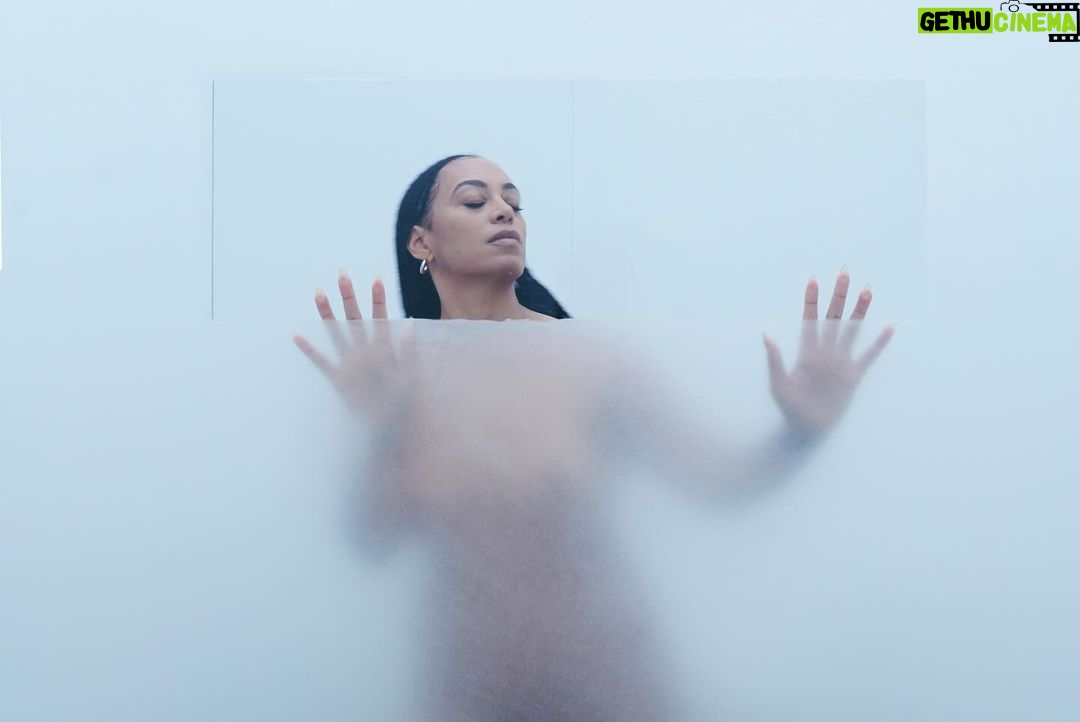 Solange Instagram - In Service to Whom (2023) 84 minutes A four-act performance Sound, Video projection, Scenography, Archival Collection 24 screens, 4 channels VOLUME 2023 – Art Gallery of New South Wales As I contemplate the evolution and maturation of my artistry, “In Service To Whom” was developed around constructing new narratives surrounding my body, the posture of rest, protection from the gaze, and speaks to a reemergence into the world of everyday life following periods of personal incubation and self-revitalization. The piece featured a sound piece featuring artist Autumn Knight and premiered “Not Necessarily In Arms Reach, Music for Two Tubas ” and “If the Promise is Large” for solo cello and double bass. View a galley + full credits on www.saintheron.com Special Thanks to: Jonathan Wilson, Clare Eardley, Melissa Burnet Rice Photography: @ib.hasa.n