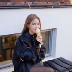 Solar Instagram - 안녕하세요ᄒᄒ 이번에 제가 2023 서울시 뷰티로드 홍보대사가 되었어요! 그래서 제 취향을 가득 담아 아름다운 서울 곳곳을 다녀왔는데요 . 숨은 명소들과 그냥 명소들인데 저만 몰랐던 명소들까지~ 과연 제가 어딜 다녀왔을까요? 서울시 유튜브 공식 채널 @VisitSeoulTV와 솔라시도 유튜브 채널에서 확인할 수 있어요:) 저랑 같이 가보실래요? ᄒᄒ 영상 이벤트도 진행한다는데 랜선뷰티여행 같이 가봐요 헤헤 #뷰티로드 #2023서울뷰티로드 #서울여행 #광고