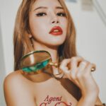 Solar Instagram - 첫 솔로 2024 시즌그리팅🖤