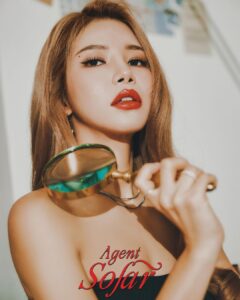 Solar Instagram - 첫 솔로 2024 시즌그리팅🖤