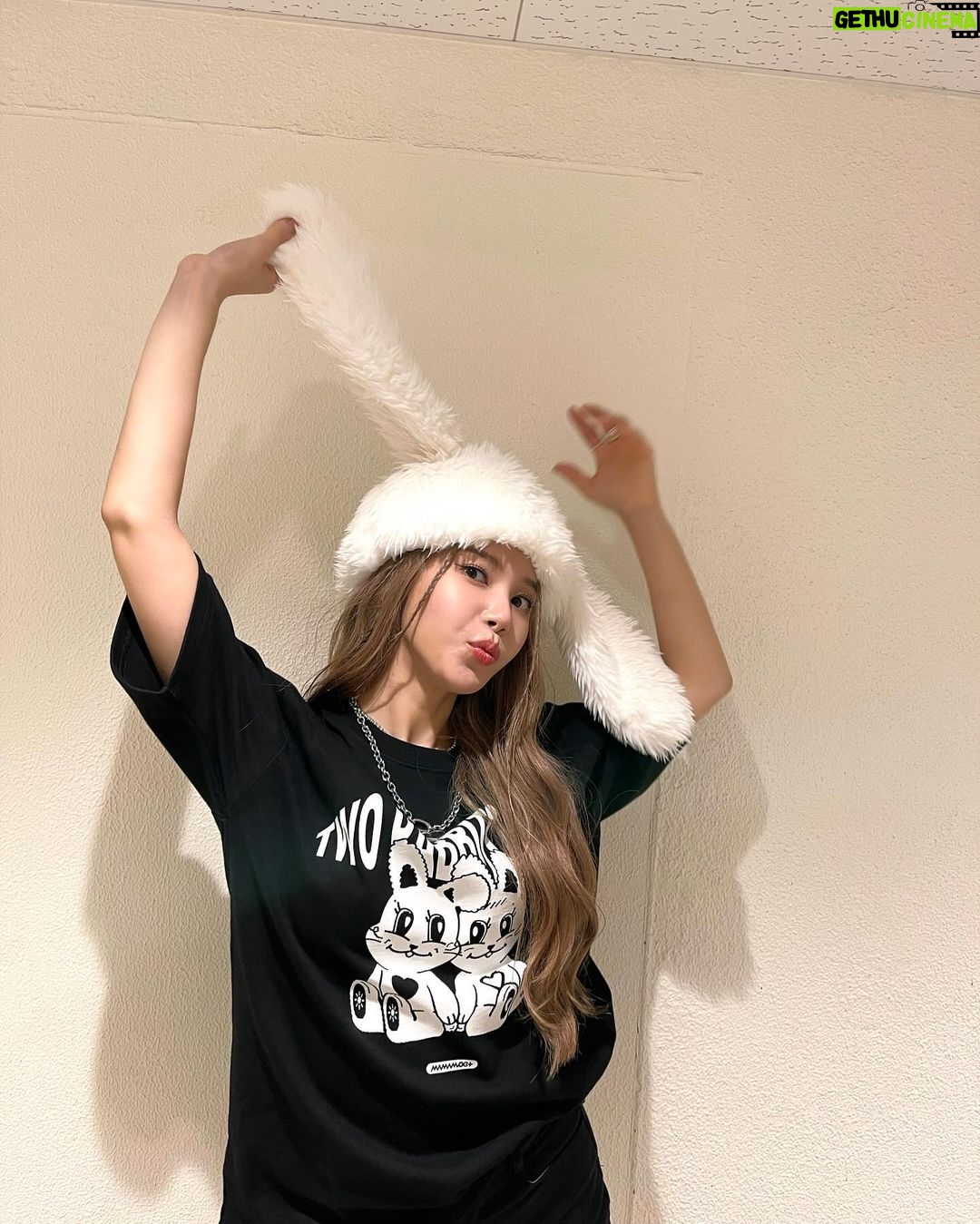 Solar Instagram - Fanconcert in JAPAN💕 못 잊어ðŸ˜