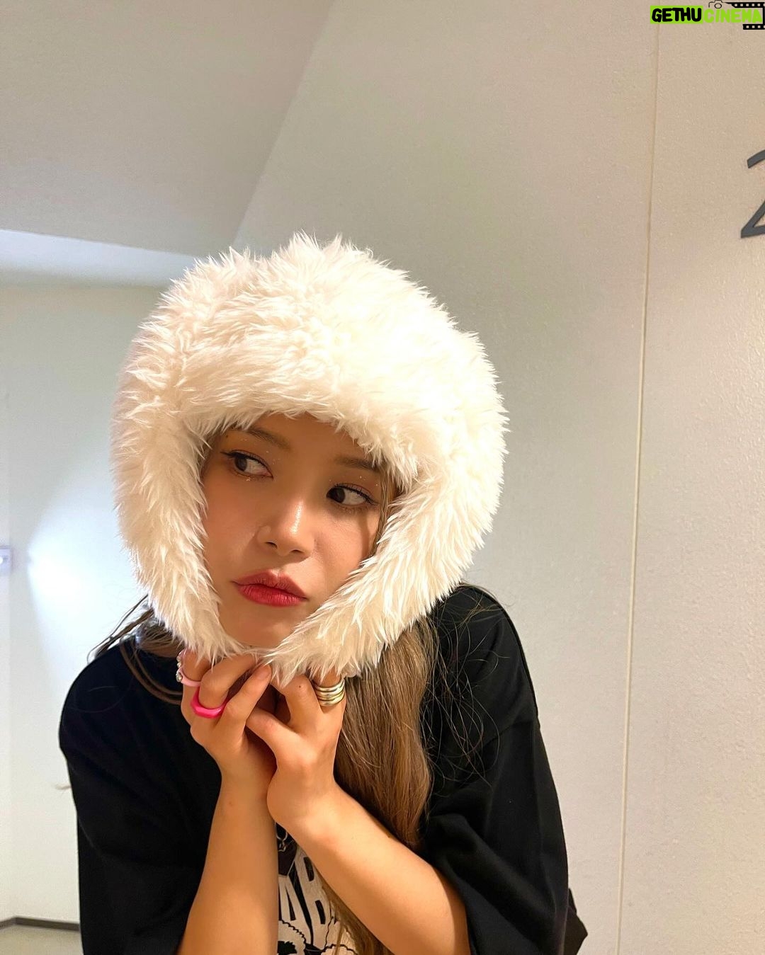 Solar Instagram - Fanconcert in JAPAN💕 못 잊어ðŸ˜
