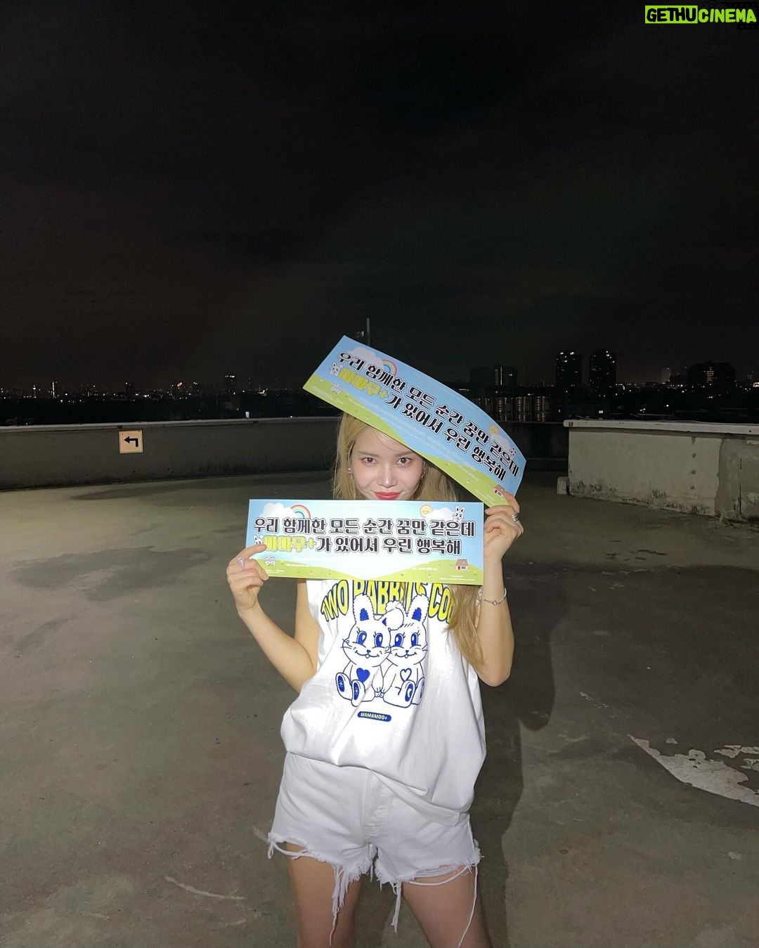 Solar Instagram - MAMAMOO+ in THAILAND🇹🇭❤️💙 태국무무들 노래 왜 잘해?🤭