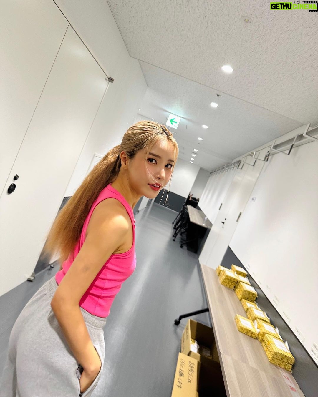 Solar Instagram - RBW Family Concert in Japan🫶🏼