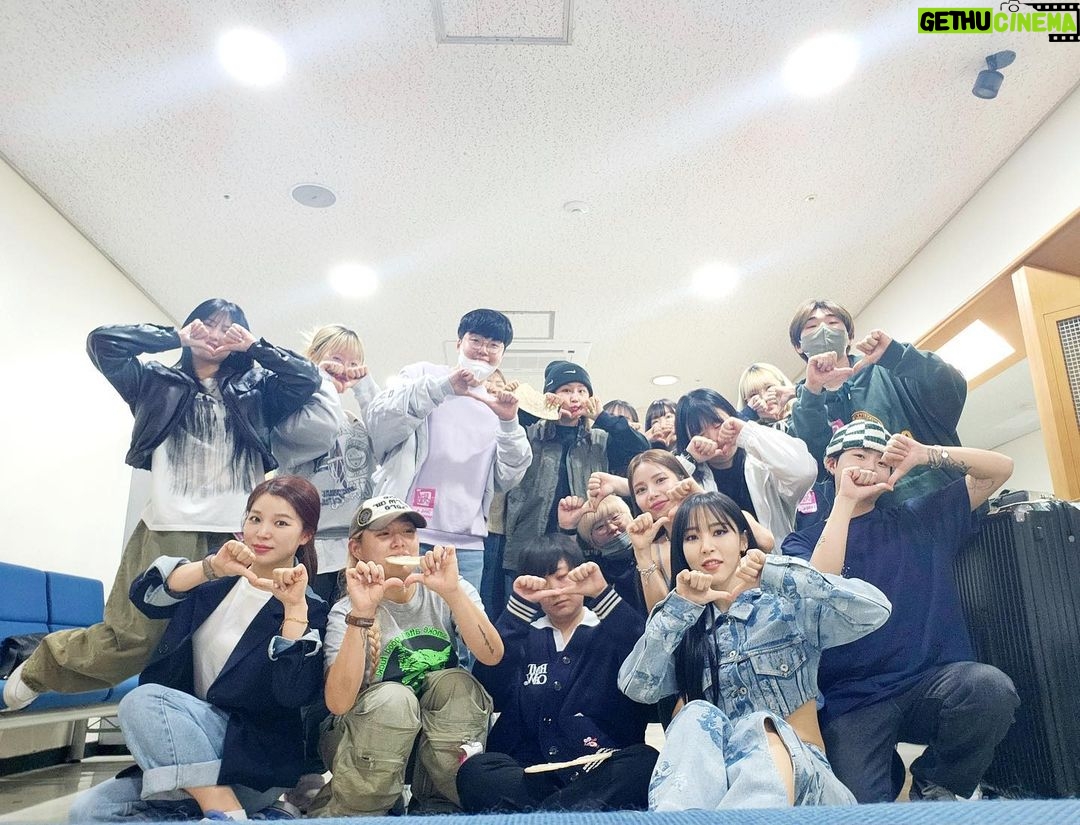 Solar Instagram - mamamoo+ 첫번째 싱글앨범활동 1주 참 짧았지만 즐거웠어요😭 함께해준 모든 분들과 무무들까지 사랑합니다❤️