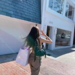 Solar Instagram - LA까지❤️ 마마무 첫 미주투어에서 무무들의 큰 사랑과 에너지 많이 받았어요. 너무 감사하고 소중한 시간들 잊지 않을게요🫶🏼 갈 때 되니까 너무 아쉽네😫