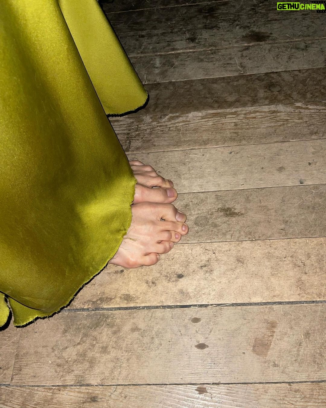 Solar Instagram - 노트르담 드 파리 서울공연이 막을 내렸어요😭 모두 너무나 감사합니다🙇🏻♀️ 무무들 고마워🫶🏼