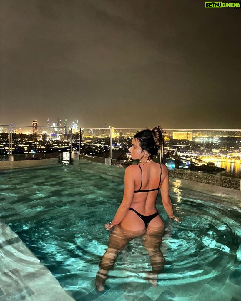 Sommer Ray Instagram - 🖤 Emirate of Dubai