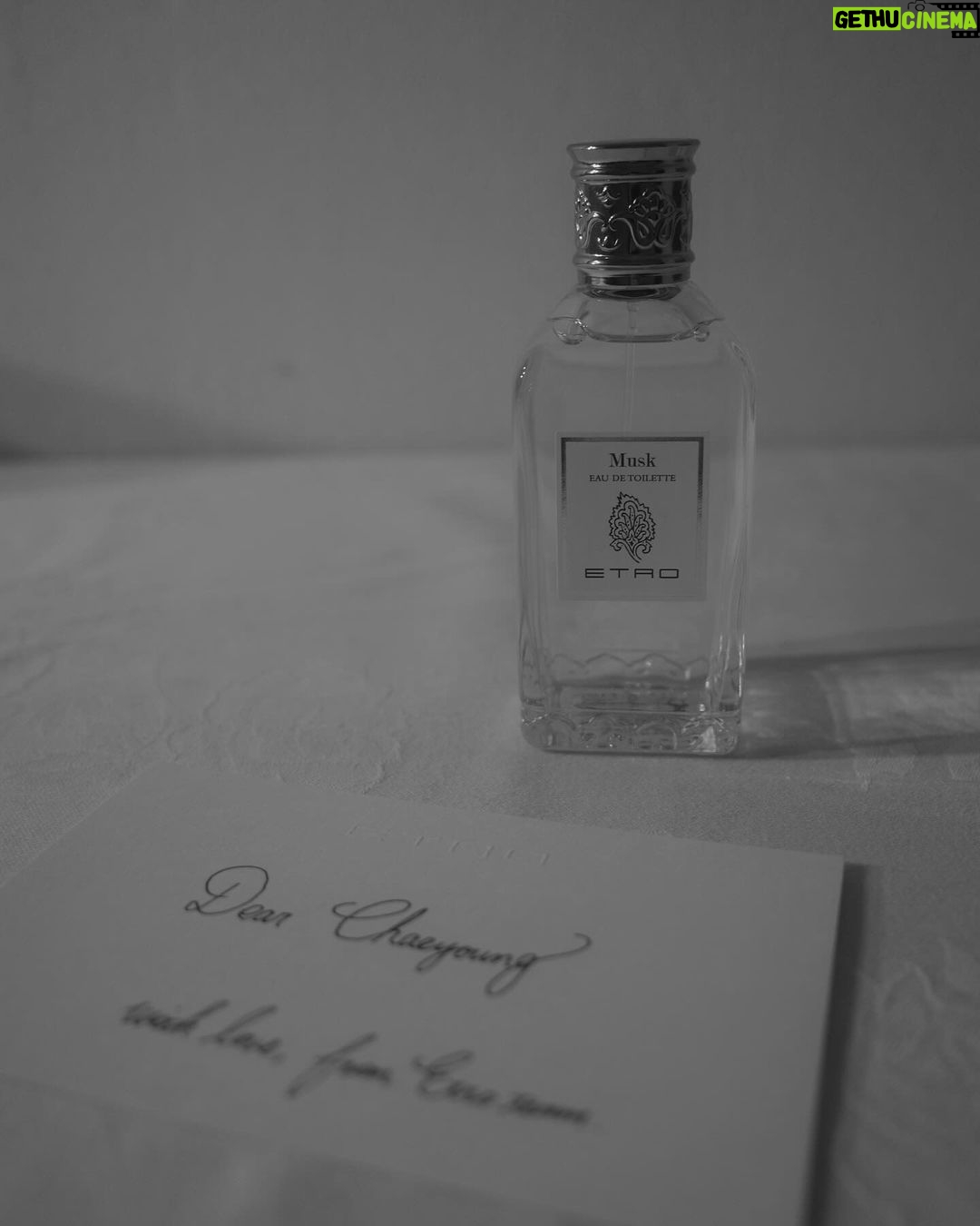 Son Chae-young Instagram - I love this scent #EtroMusk #PR #JAPAN @etro