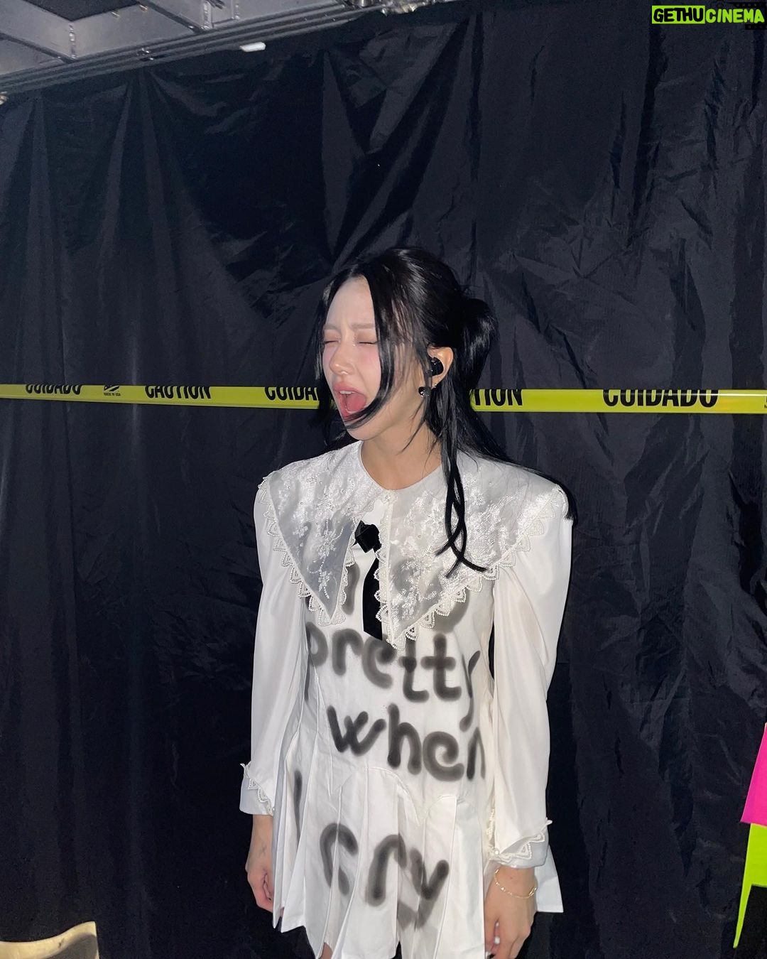 Son Chae-young Instagram - Thank u London🖤🪽