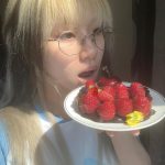 Son Chae-young Instagram - 뇸뇸냠냠 어떻게 또 딱 알맹이가 아홉개니