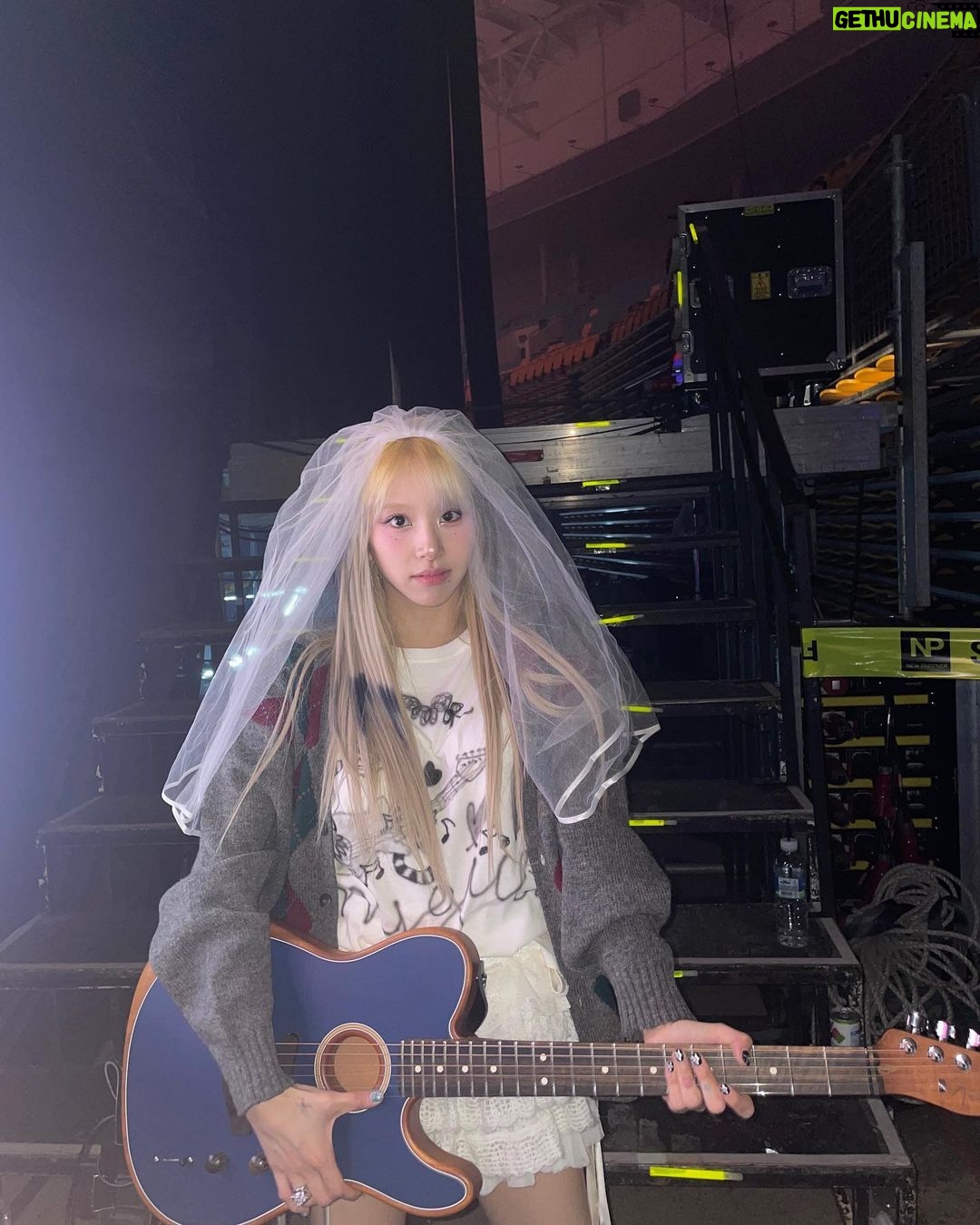 Son Chae-young Instagram - 내 기타🎸🍓👰🏼♀️*・゜゚・*:.。..。.:*・'(*゚▽゚*)'・*:.。. .。.:*・゜゚・*내 이름 불러줘서 고마워요💫