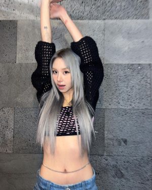 Son Chae-young Instagram - 이번주에 만나-!