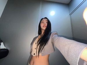 Son Chae-young Instagram - 들려줘 우