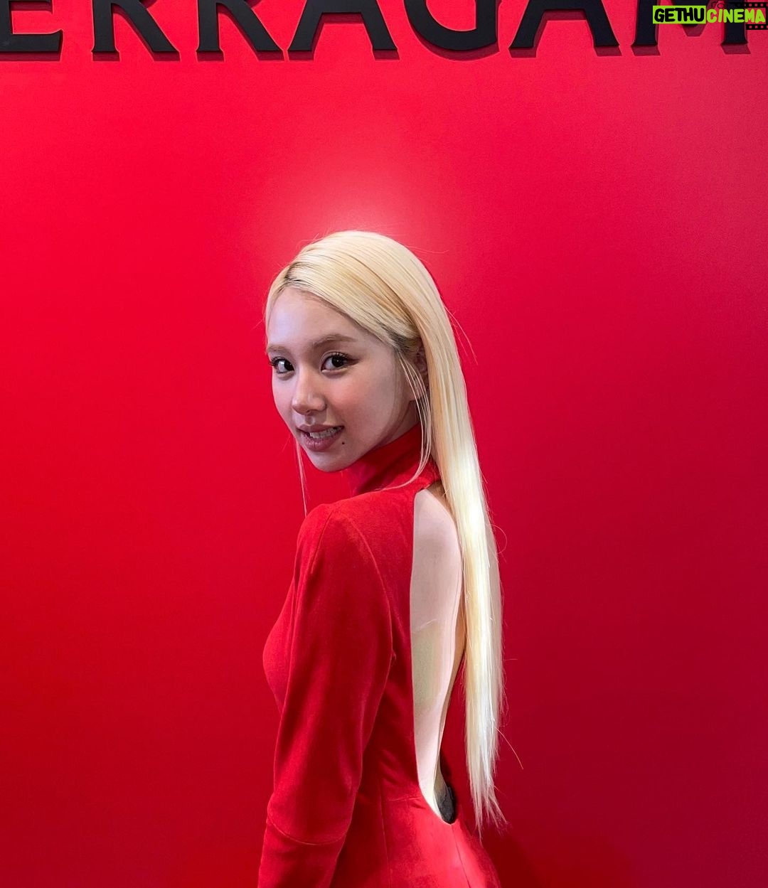Son Chae-young Instagram - ❤️ @ferragamo