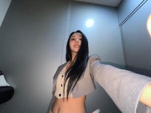 Son Chae-young Instagram - 들려줘 우