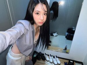 Son Chae-young Instagram - 들려줘 우