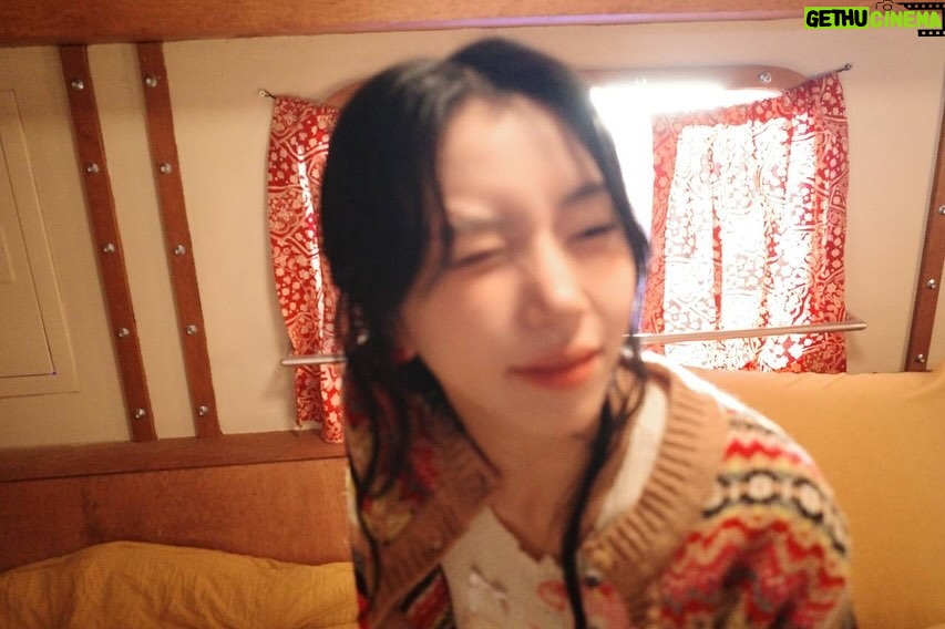 Son Chae-young Instagram - I GOT YOU *・゜゚・*:.。..。.:*・'(*゚▽゚*)'・*:.。. .。.:*・゜゚・*많이많이 사랑해주세요