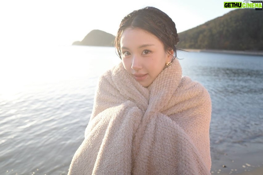 Son Chae-young Instagram - I GOT YOU *・゜゚・*:.。..。.:*・'(*゚▽゚*)'・*:.。. .。.:*・゜゚・*많이많이 사랑해주세요