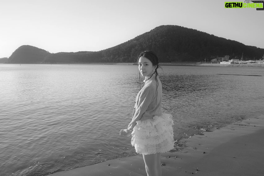 Son Chae-young Instagram - I GOT YOU *・゜゚・*:.。..。.:*・'(*゚▽゚*)'・*:.。. .。.:*・゜゚・*많이많이 사랑해주세요