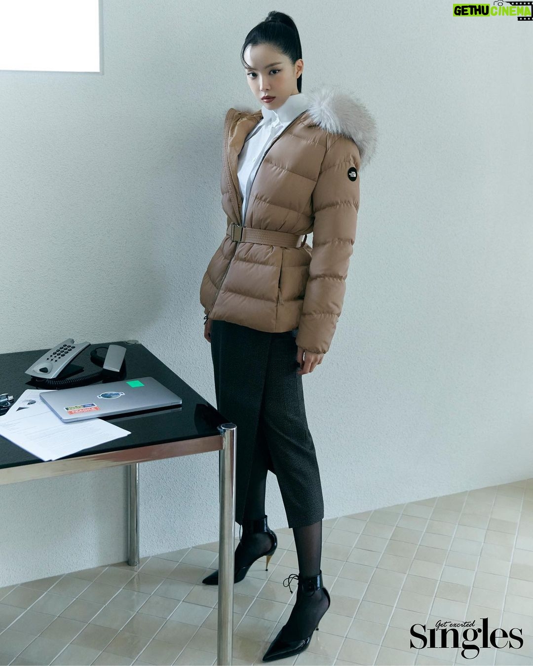 Son Na-eun Instagram - @singlesmagazine @thenorthface @thenorthface_kr