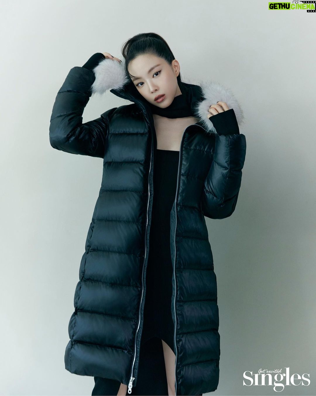 Son Na-eun Instagram - @singlesmagazine @thenorthface @thenorthface_kr