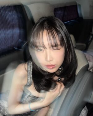 Son Na-eun Instagram - @marcjacobs #마크제이콥스 #marcjacobs 💃