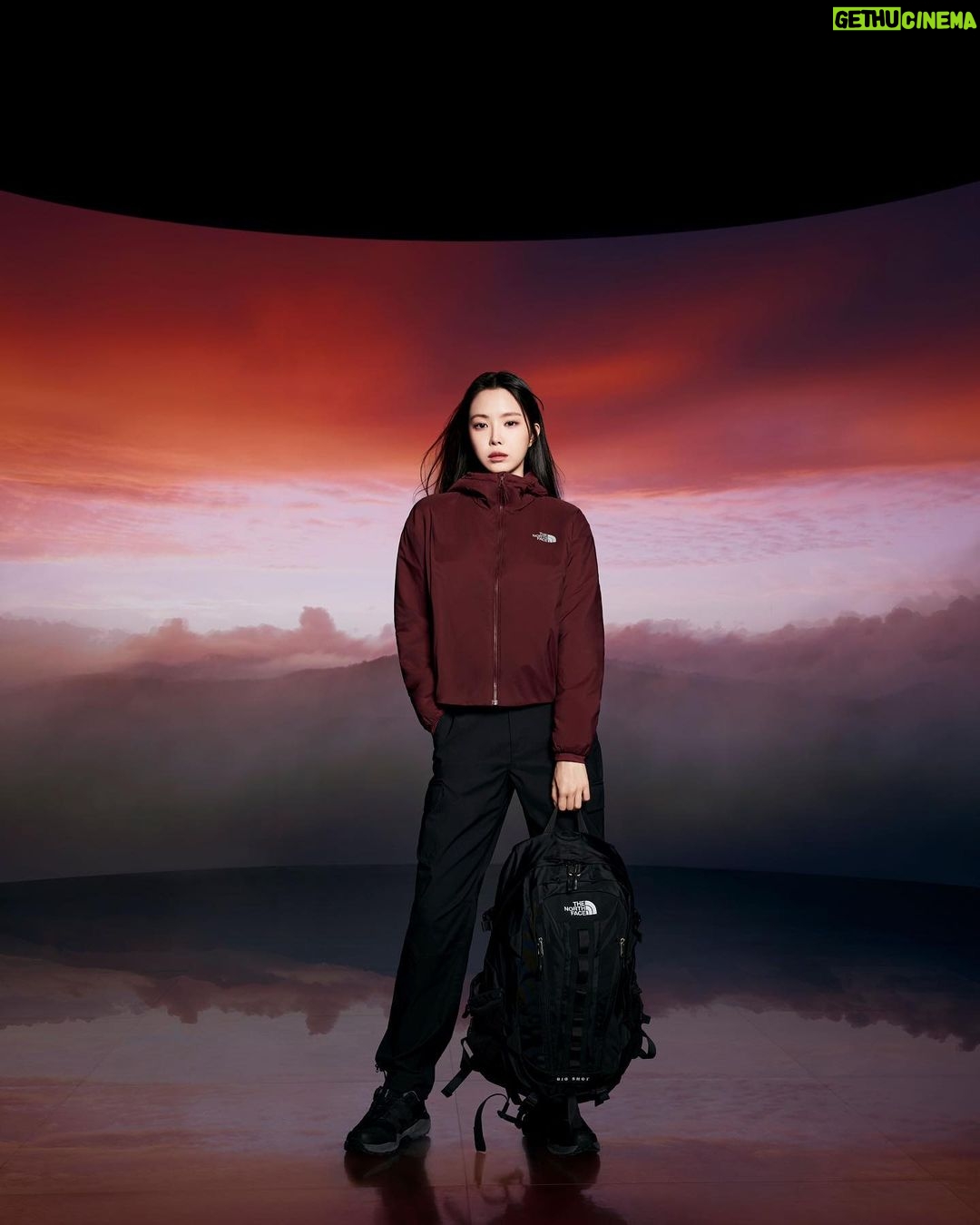 Son Na-eun Instagram - @thenorthface @thenorthface_kr 🖤
