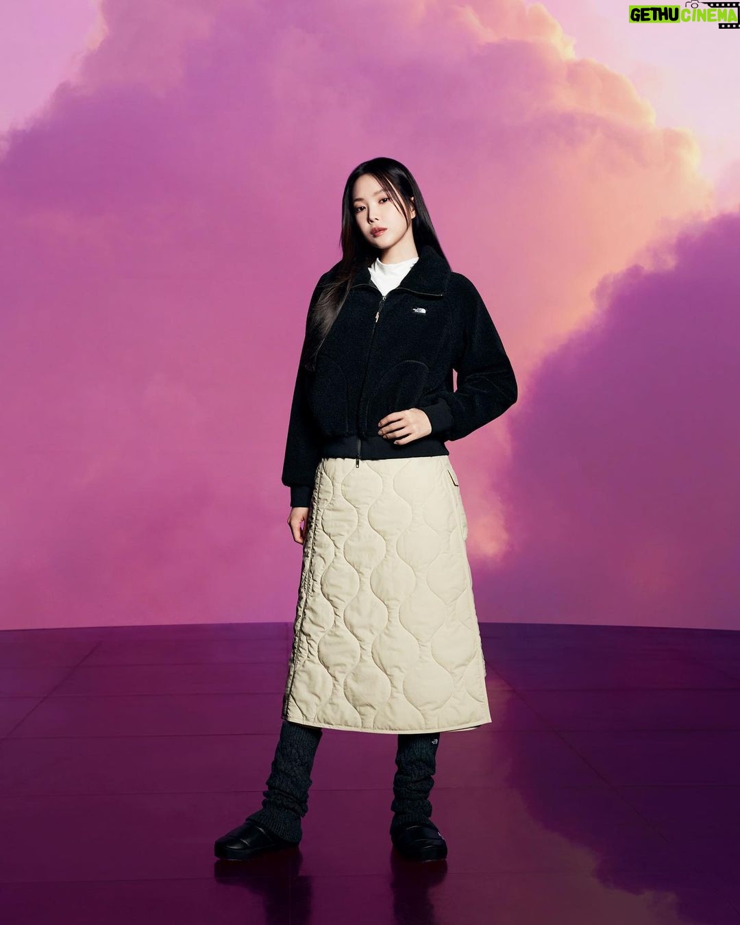 Son Na-eun Instagram - @thenorthface @thenorthface_kr 🖤
