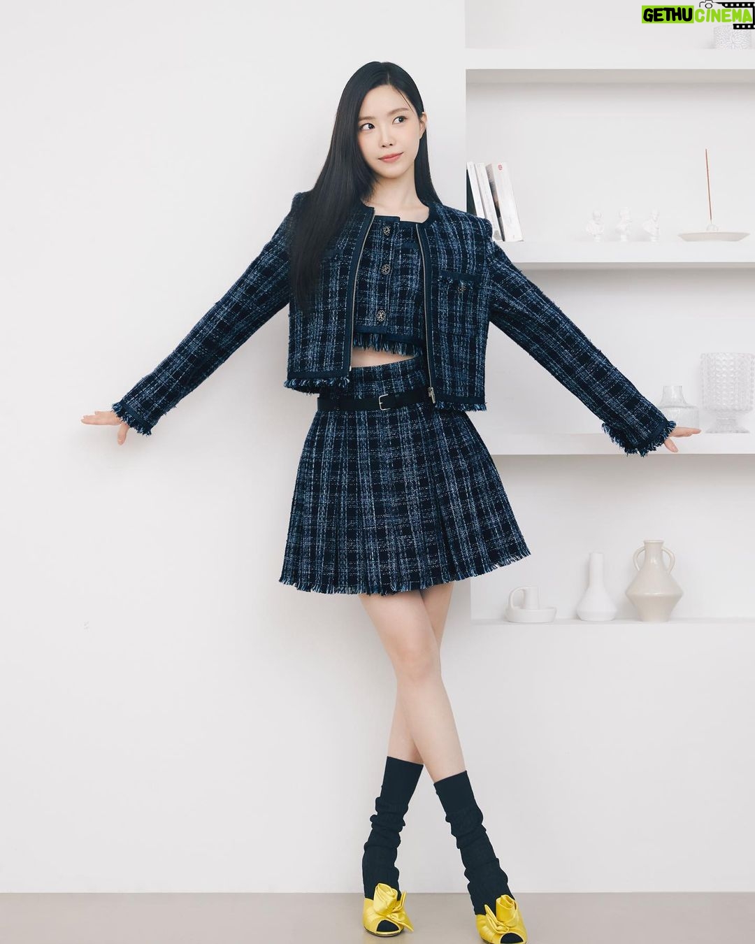 Son Na-eun Instagram - @jjjigott 제이제이지고트의 가을🍁