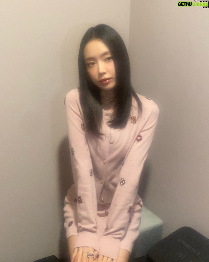 Son Na-eun Instagram - #AD @BARRIE #BARRIE #배리 #barriefw23 #chanelmetiersdart 🌸