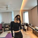 Son Na-eun Instagram - 💪🏻