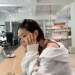 Son Na-eun Instagram -
