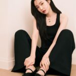 Son Na-eun Instagram - @1stlookofficial @goldendew_official 🩵