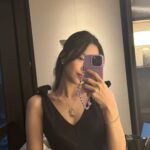 Son Na-eun Instagram - 🙋🏻‍♀️