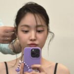 Son Na-eun Instagram - 🙋🏻‍♀️