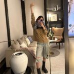 Son Na-eun Instagram - 🙋🏻‍♀️