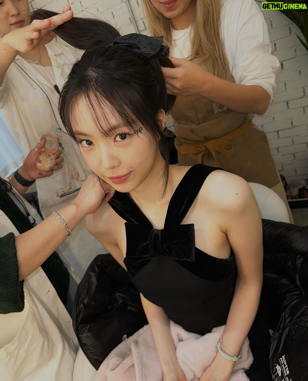 Son Na-eun Instagram - the beginning of February🌸