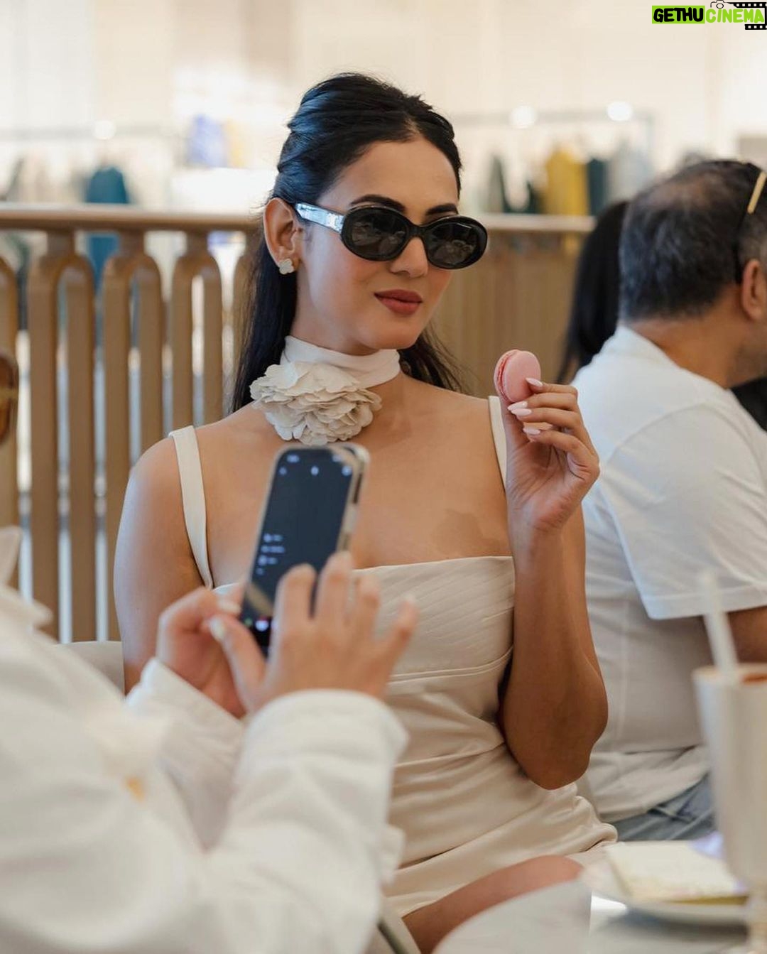 Sonal Chauhan Instagram - Going as planned …. 🩷 Happy Valentine’s Day 💌 . . . . . . . . #love #sonalchauhan #happyvalentinesday #macarons