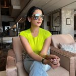 Sonal Chauhan Instagram - How Blue Jeans and Neon T-shirt for a look ? 🩵🔫 Or should i stick to the classic Blue jeans and a white Tee 💙🤍 . . . . . . . : . . . . . . 📸 @himanichauhan #ratethelook #sonalchauhan #jeans #tshirt