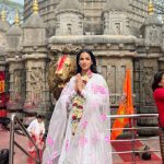 Sonal Chauhan Instagram - जय माँ कामाख्या 🙏🏻🌸🔱 #kamakhyamandir #jaimakamakhya