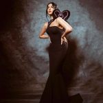 Sonal Chauhan Instagram - The Black Lady …. 🖤 . . . . . . . . . . . . . . Wearing @eli.thelabel Hair by @lakshsingh__ Styled by @leepakshiellawadi 📸 @theabhivalera #hyundaifilmfareawards2024 #gujratrourism #redcarpet #sonalchauhan #love Gift City
