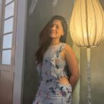 Sonalee Kulkarni Instagram – 💡

#weekendvibes #sonaleekulkarni 
#marathimulgi #chillvibes #weekend
