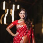 Sonalee Kulkarni Instagram – क्योंकि प्यार का रंग ❤️ है 

#valentinesweek #sonaleekulkarni 
#marathimulgi #red #sari #banarasi 

Photographs by @pixplusstudio 
@epicmarketingindia 
Location @marriottnashik
